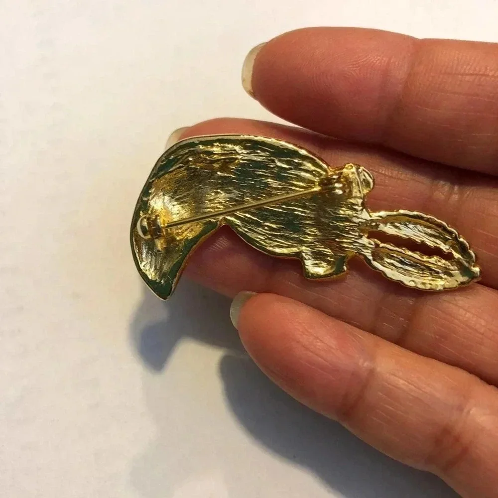 Beautiful Perl and Crystal Parrot Brooch